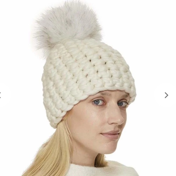 Mischa Lampert Beanie Pomster Chunky Knit w/ Raccoon Fur Pom | Size M | EUC main image 5
